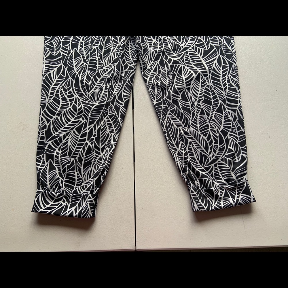 LULULEMON WOMENS Jogger Floral Pants 8 - Picture 7 of 8